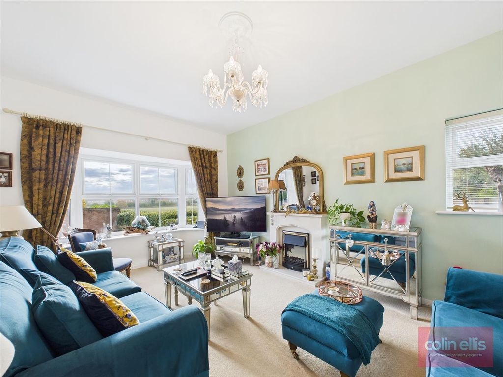 Property photo 3 of 27 Cam05075G0-Pr0230-Still014.Jpg