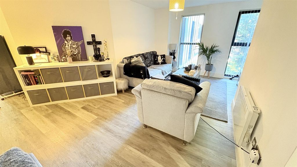 Property photo 2 of 24 Open Plan Living/Kitchen
