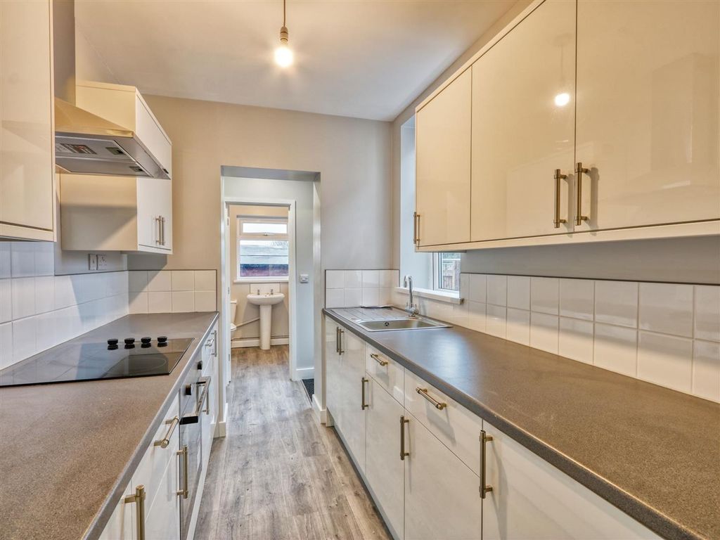 Property photo 2 of 16 Kitchen