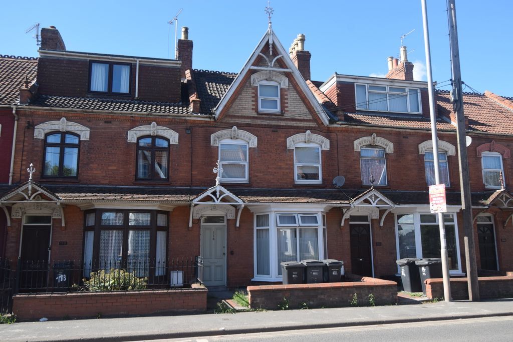 Property photo 1 of 7 External