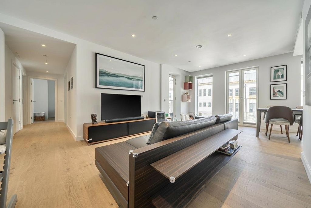 Property photo 1 of 16 Picture No. 14