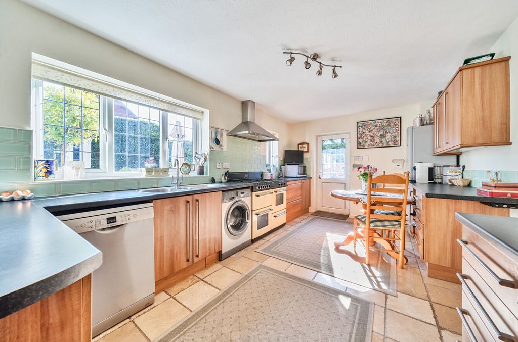 Property photo 3 of 19