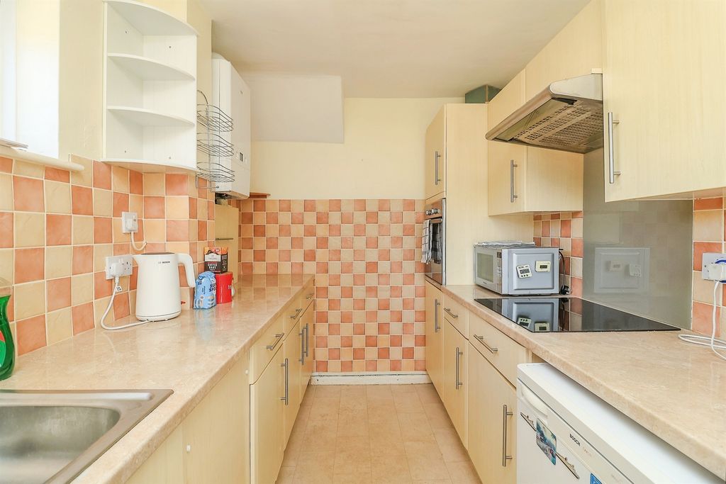 Property photo 3 of 19