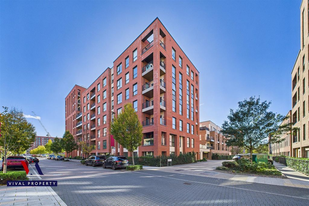 Property photo 1 of 36 Cam03118G0-Pr0231-Still039.Jpg