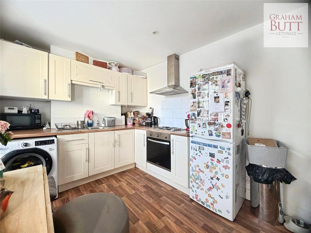 Property photo 3 of 8 Picture No. 05