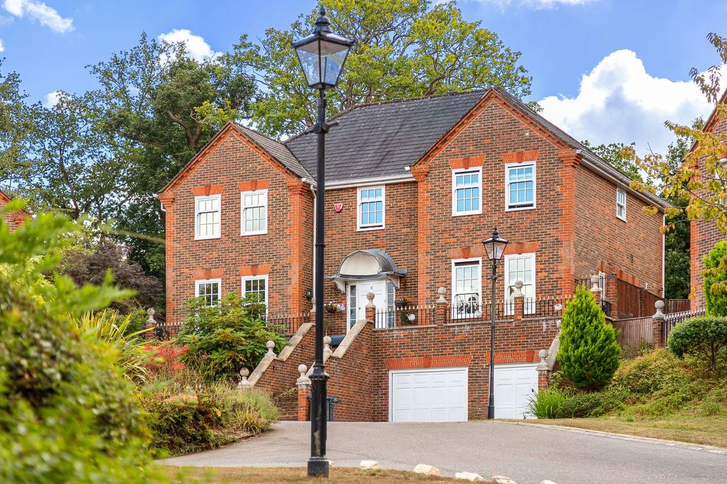 Property photo 1 of 18