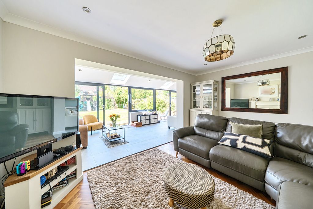 Property photo 3 of 16 Sitting Room