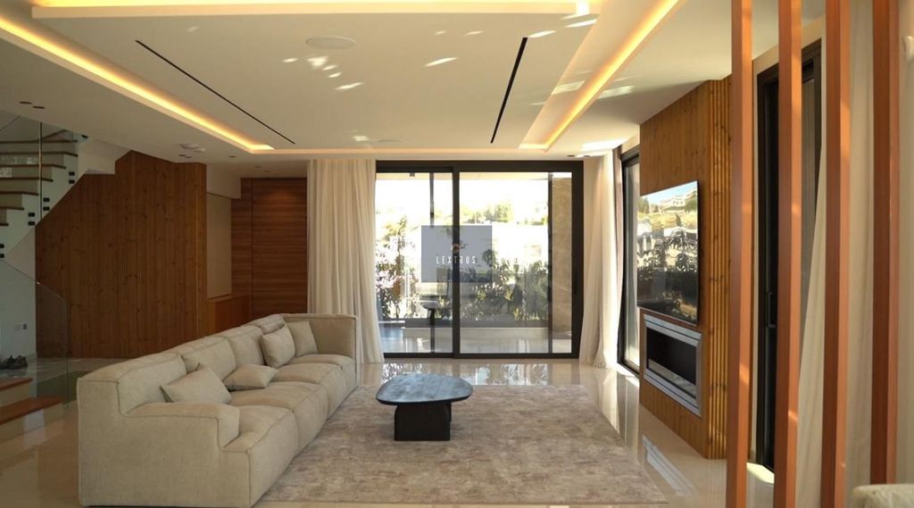 Property photo 3 of 20