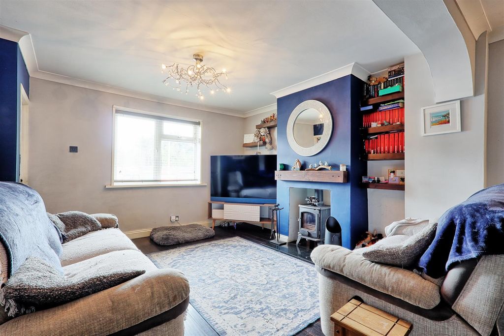 Property photo 3 of 21 Img_2266_7_8_Easyhdr-Interior3.Jpg