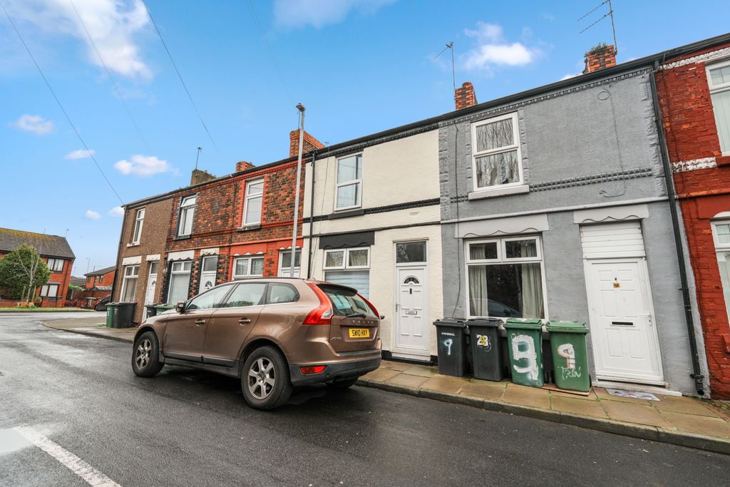 Property photo 2 of 10 7 Trinity Street, Birkenhead, CH41 4Hj