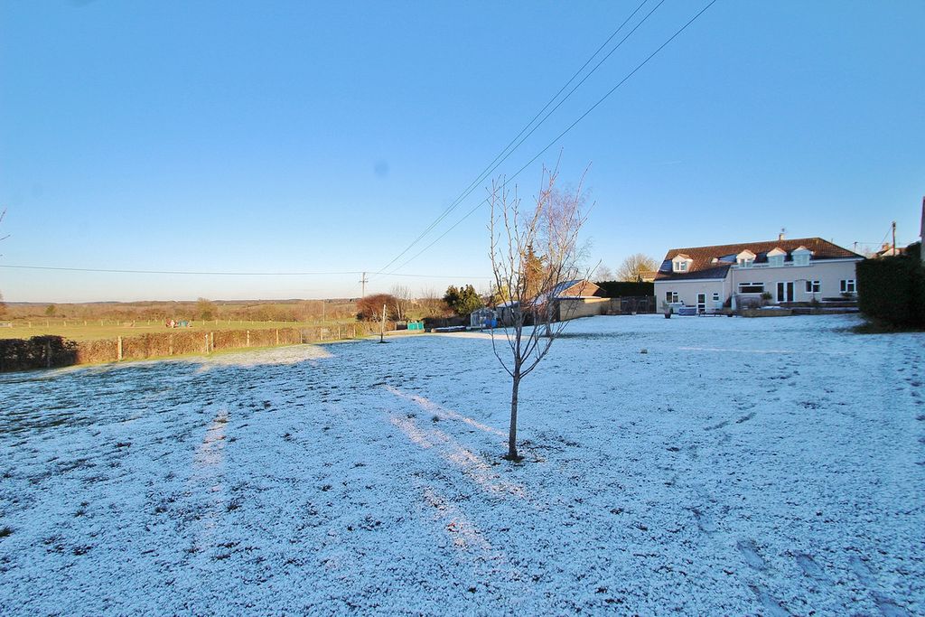 Property photo 1 of 27