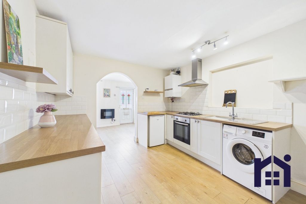 Property photo 3 of 17 Dining Kitchen