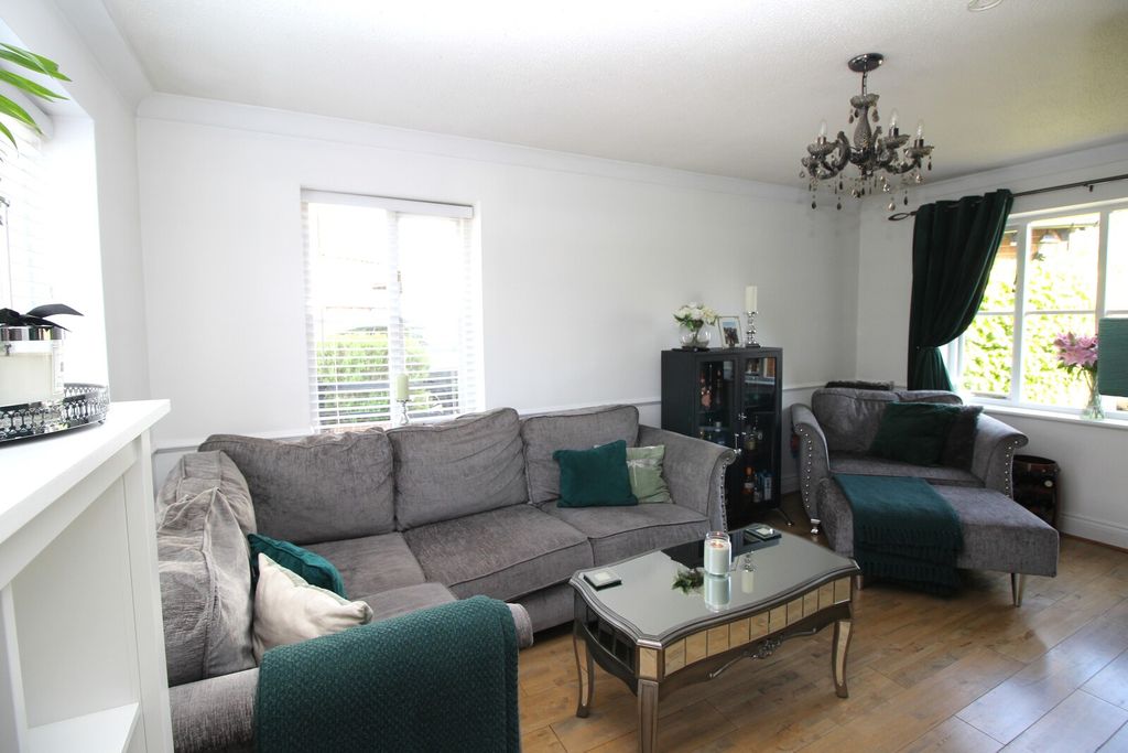 Property photo 3 of 11 Lounge View 2
