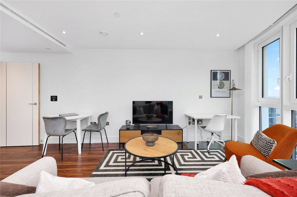 Property photo 2 of 21 Picture No. 15