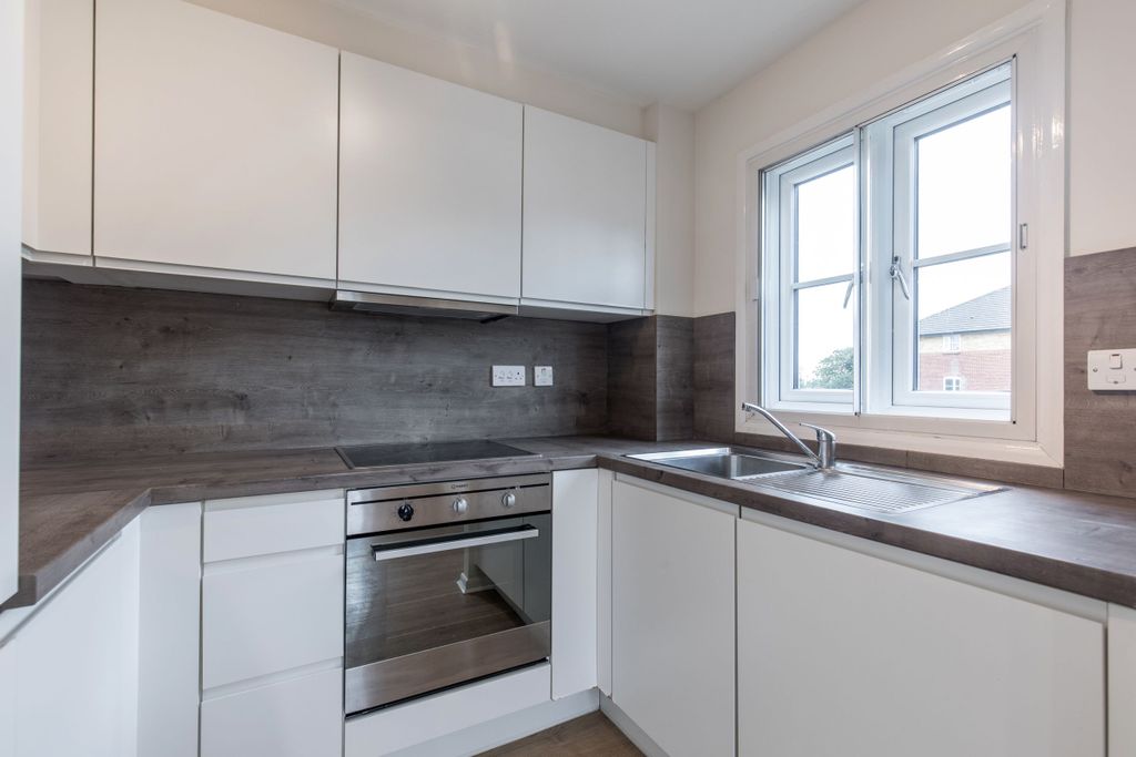 Property photo 2 of 13 Kitchen