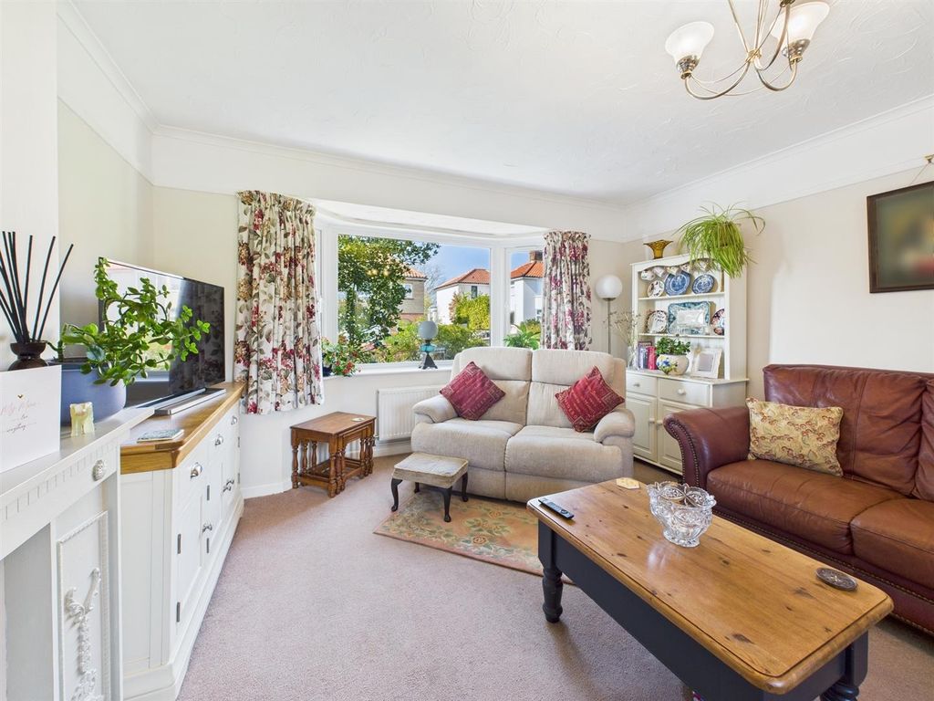 Property photo 3 of 39 Cam04116G0-Pr0154-Still015.Jpg