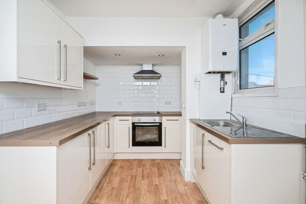 Property photo 3 of 17 Pbox-Img.Jpg