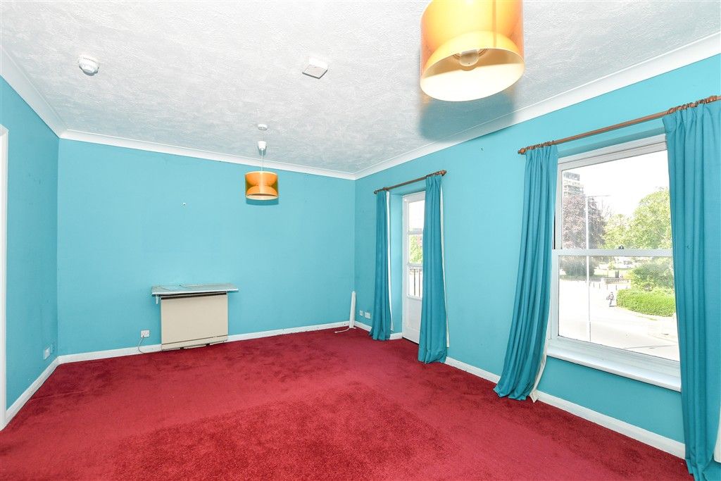 Property photo 3 of 6 Living Room