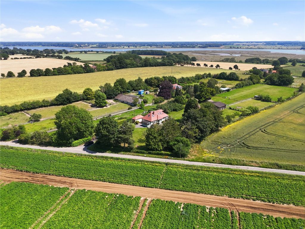 Property photo 1 of 34 Abinger