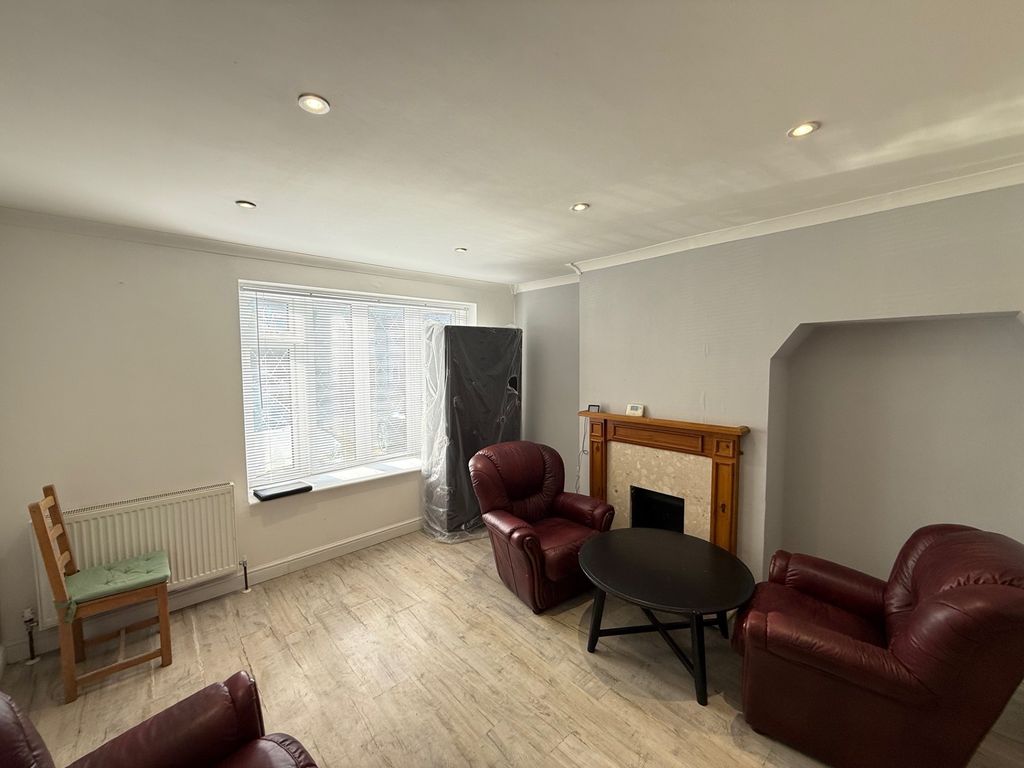 Property photo 3 of 13 Living Room