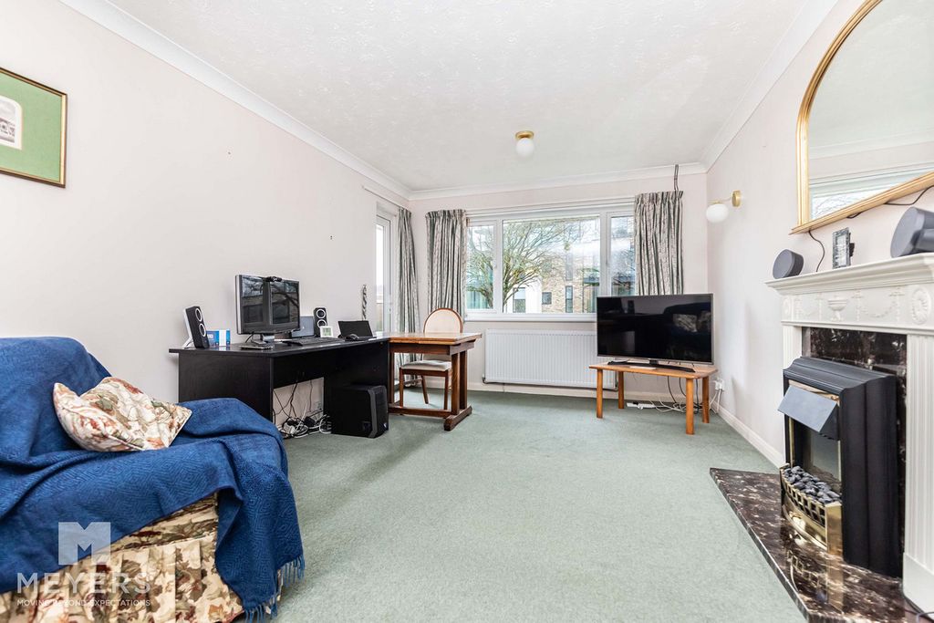 Property photo 3 of 19