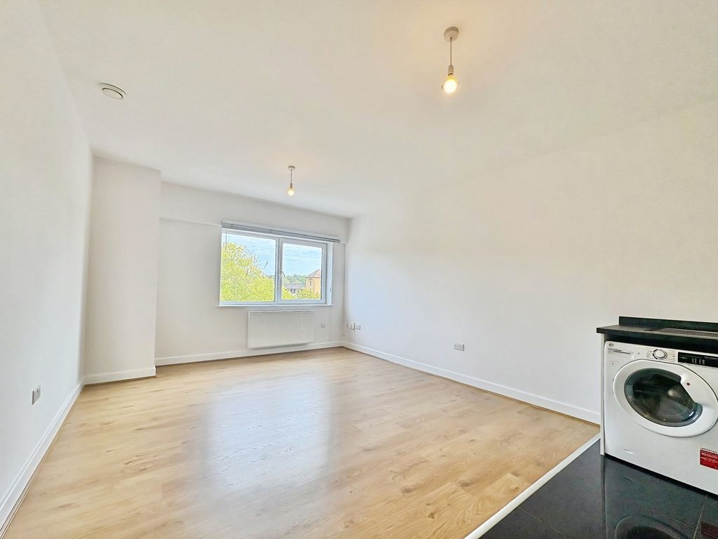 Property photo 3 of 12 Pbox-Img.Jpg