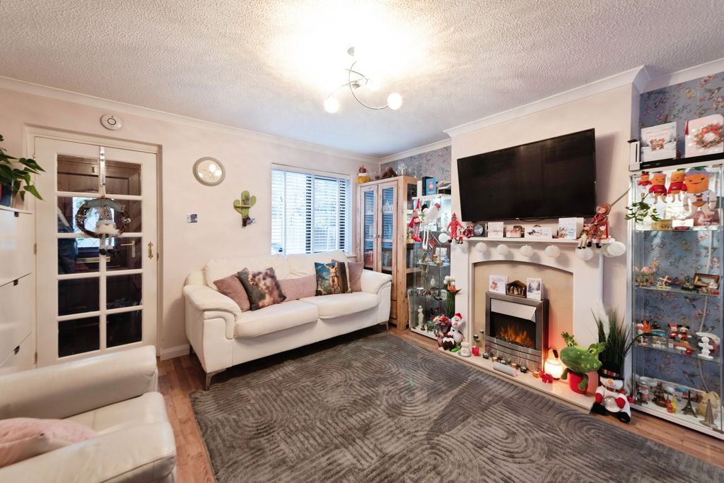 Property photo 2 of 16 Pbox-Img.Jpg