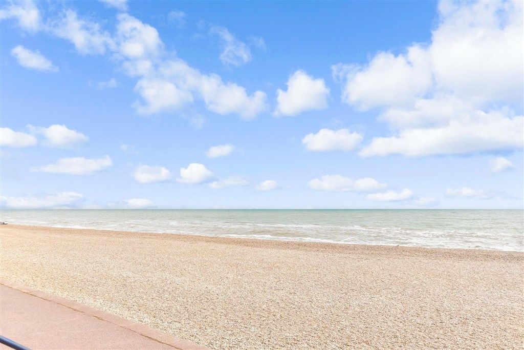 Property photo 3 of 10 Surrounding Area