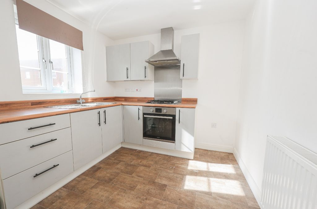 Property photo 2 of 13 5049263