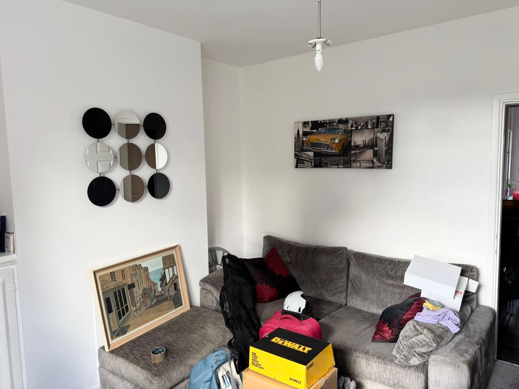 Property photo 2 of 6 Lounge