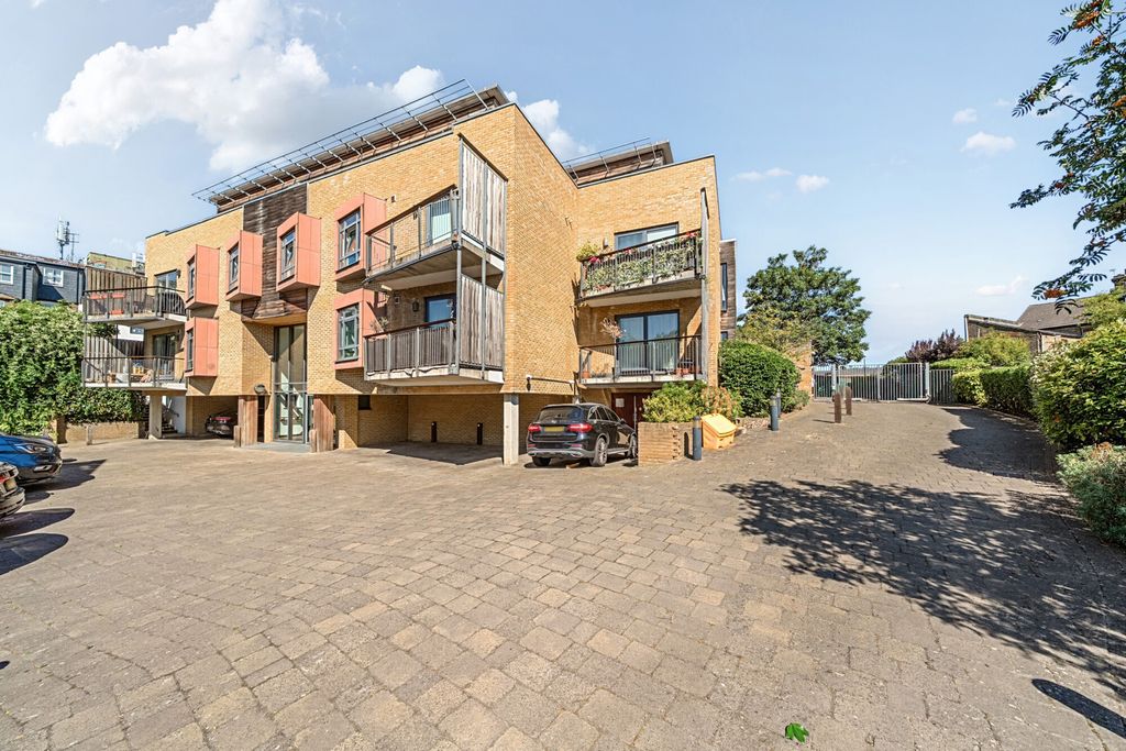 Property photo 2 of 17 1486132-3-6A4B723...