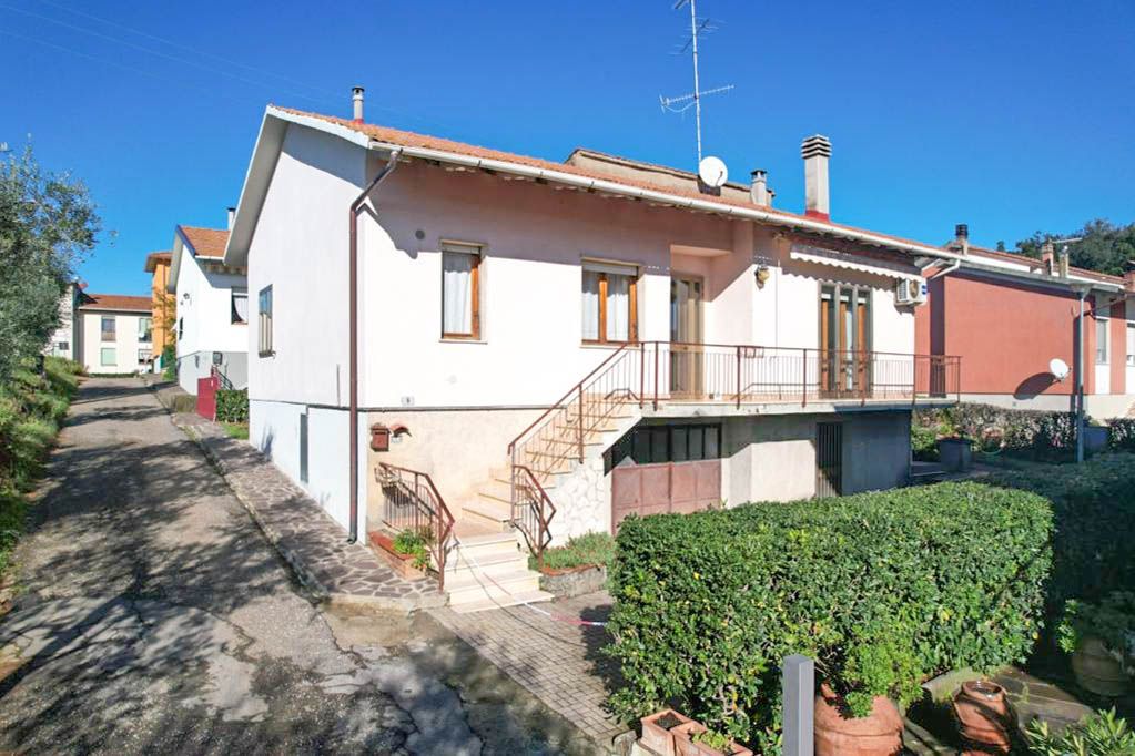 Property photo 1 of 21