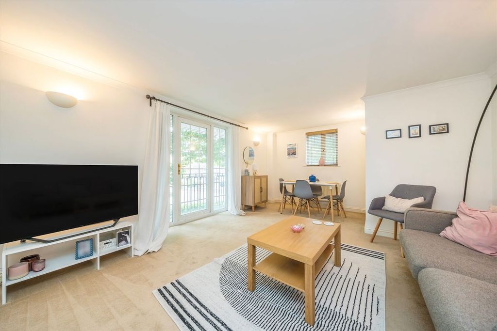 Property photo 2 of 6