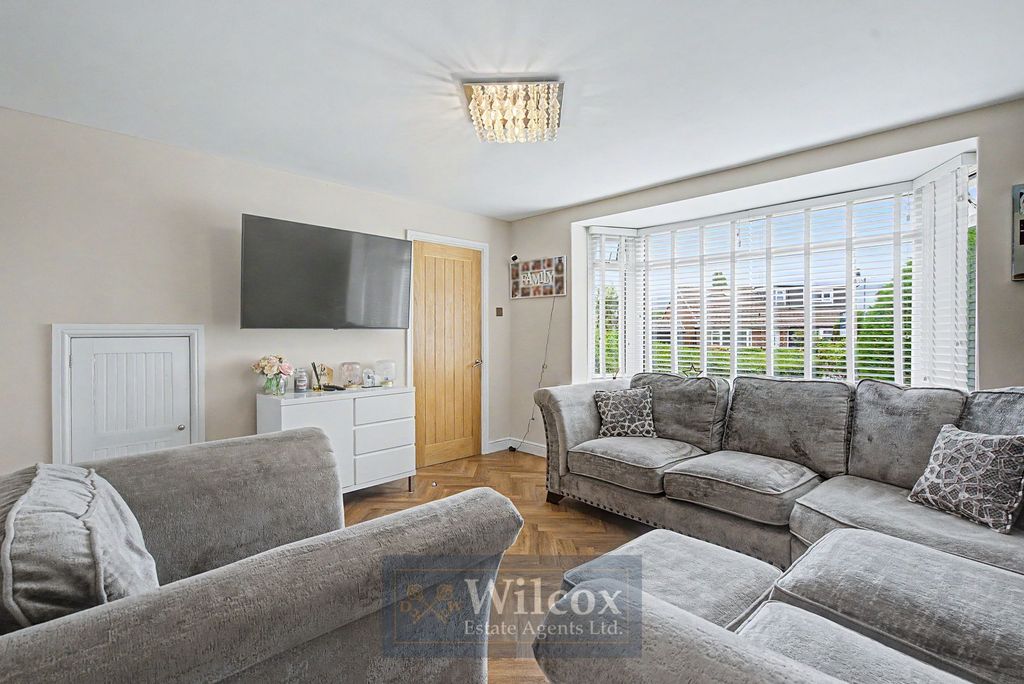 Property photo 2 of 33
