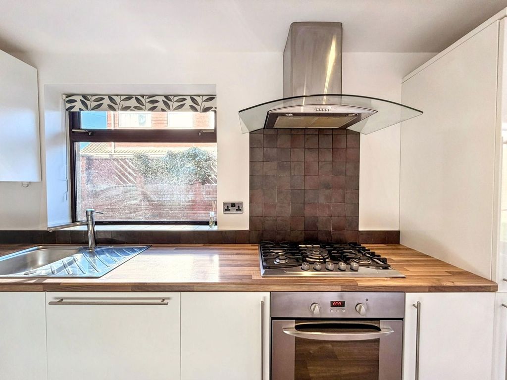 Property photo 3 of 23