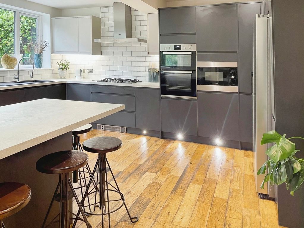 Property photo 2 of 26