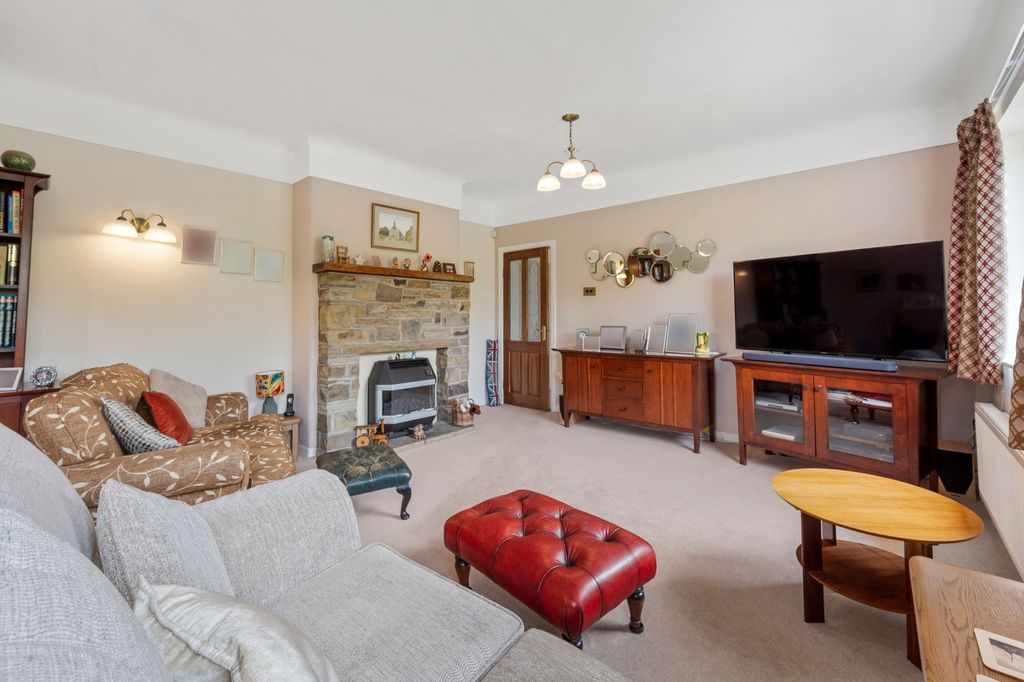 Property photo 2 of 41