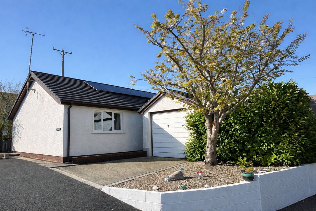 Property photo 1 of 21