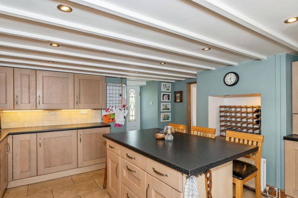 Property photo 3 of 31 Pbox-Img.Jpg