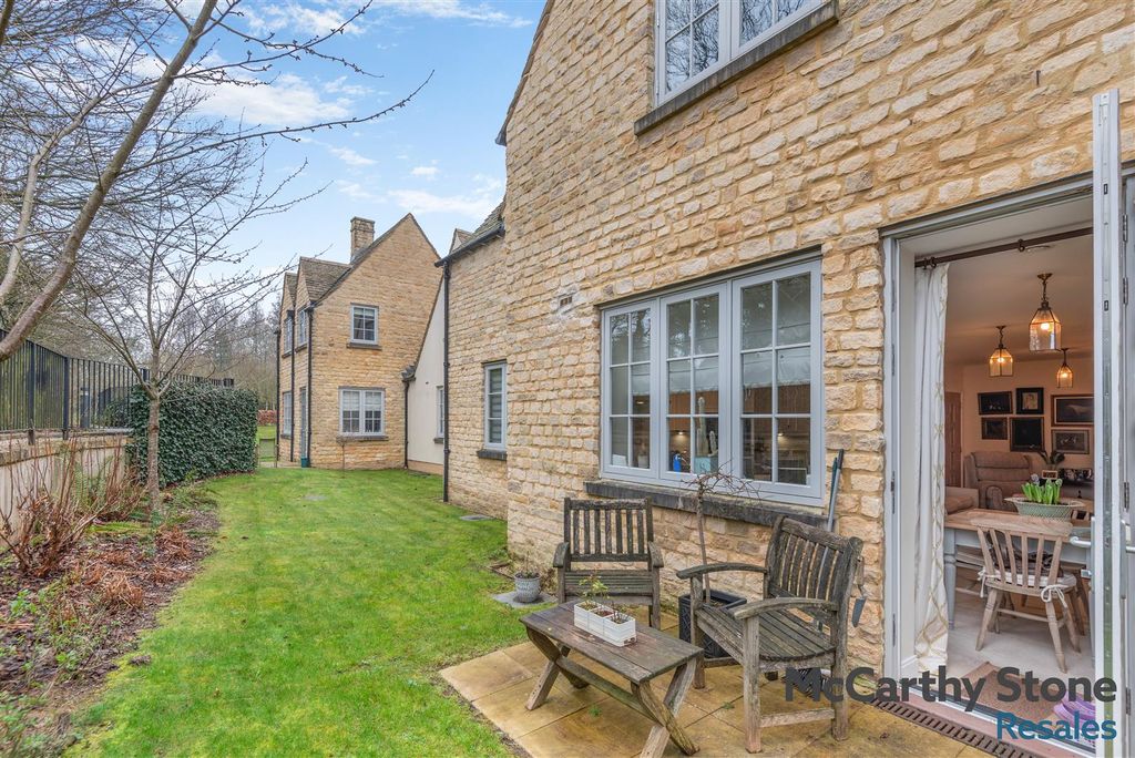 Property photo 1 of 24 8681828-Exterior01.Jpg