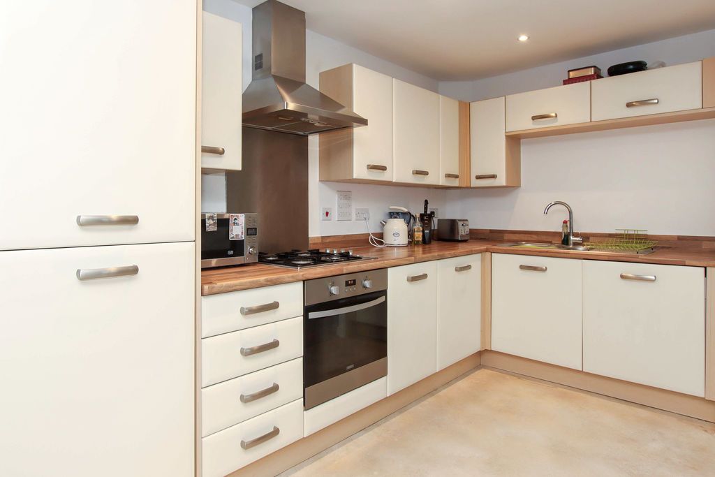 Property photo 2 of 14 Photo 4