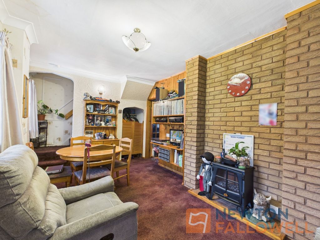 Property photo 3 of 15