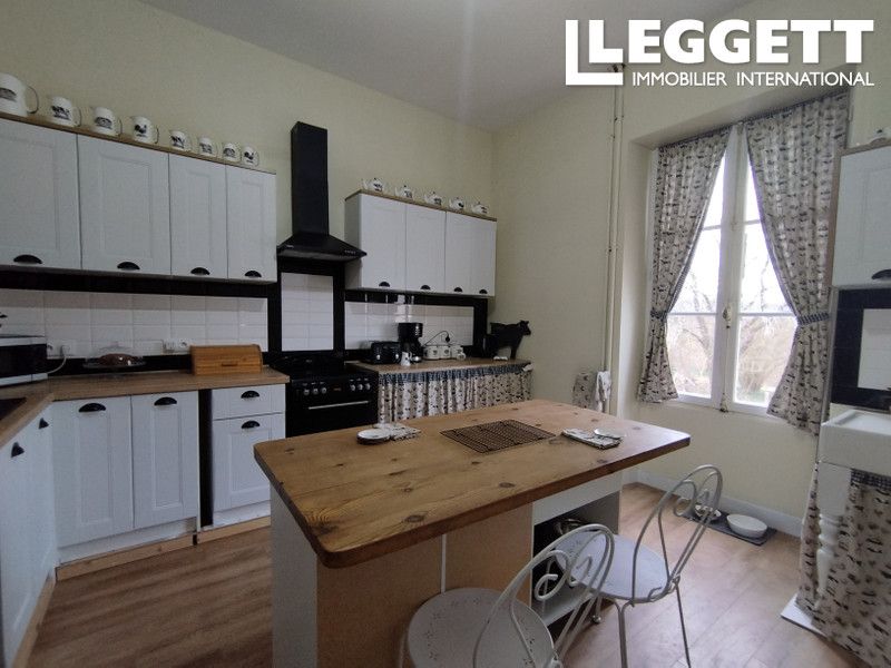 Property photo 2 of 10