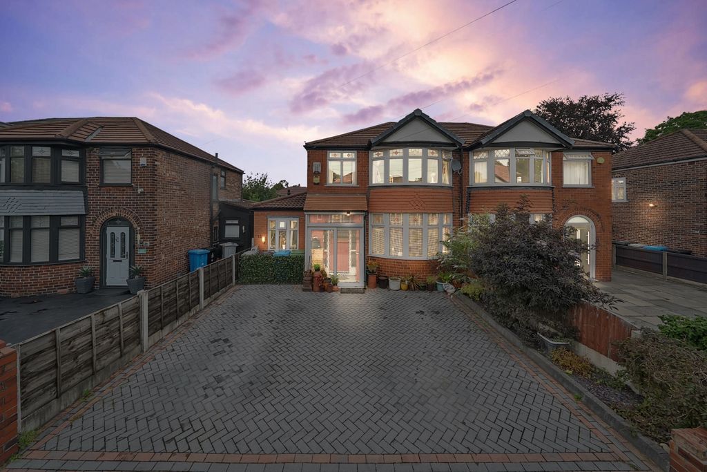 Property photo 1 of 17 Dusk