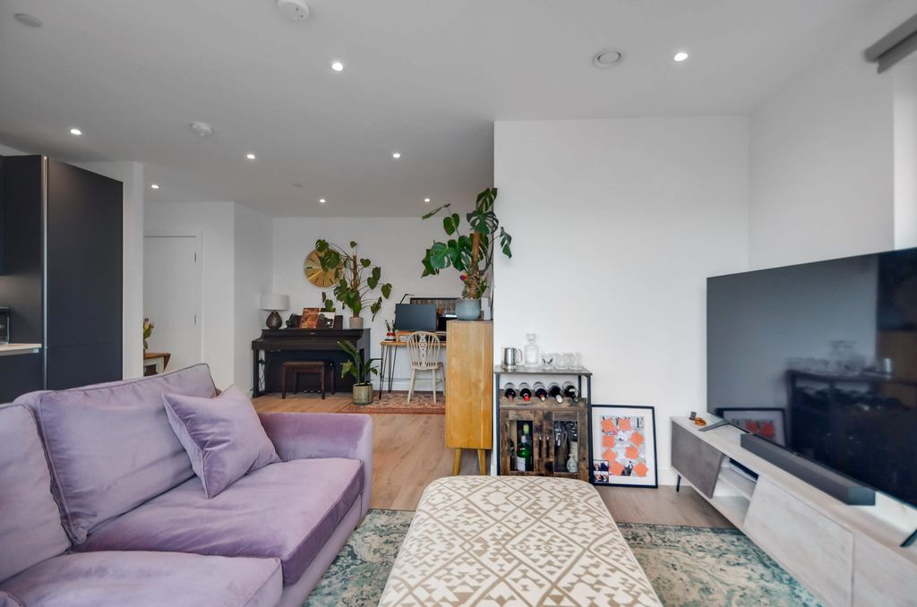 Property photo 1 of 19 Open Plan Living Room_Pic_ (5).Jpg