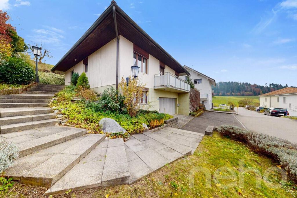 Property photo 2 of 12