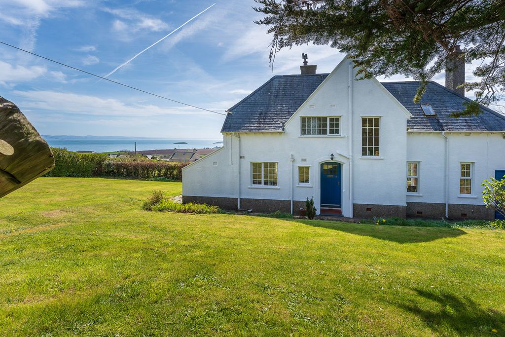 Property photo 1 of 33