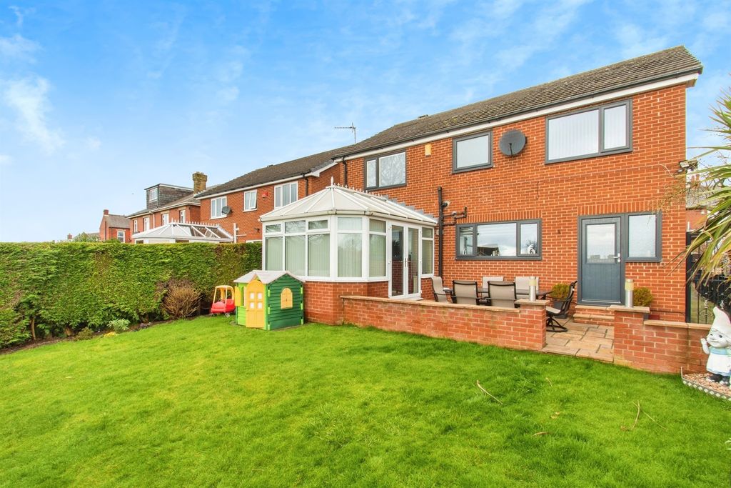 Property photo 1 of 18