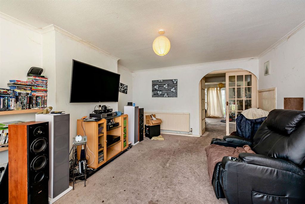 Property photo 3 of 5 8693776-Interior15-800.Jpg
