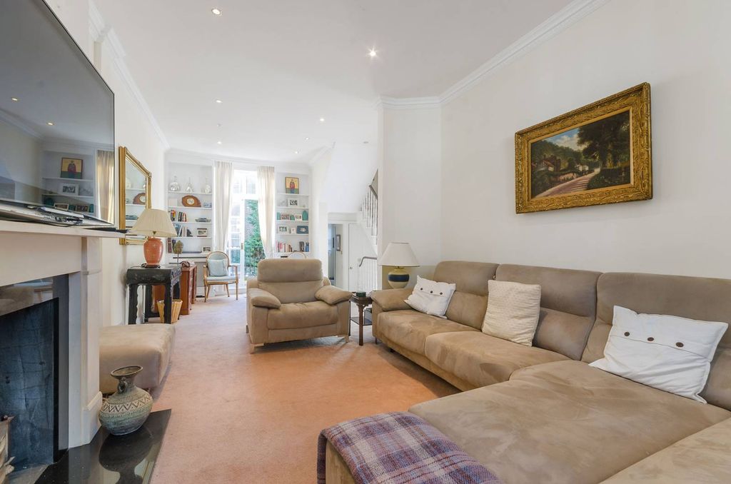 Property photo 2 of 13